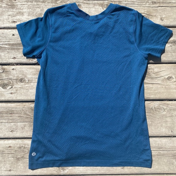 Lululemon Mesh T-Shirt - Picture 2 of 2